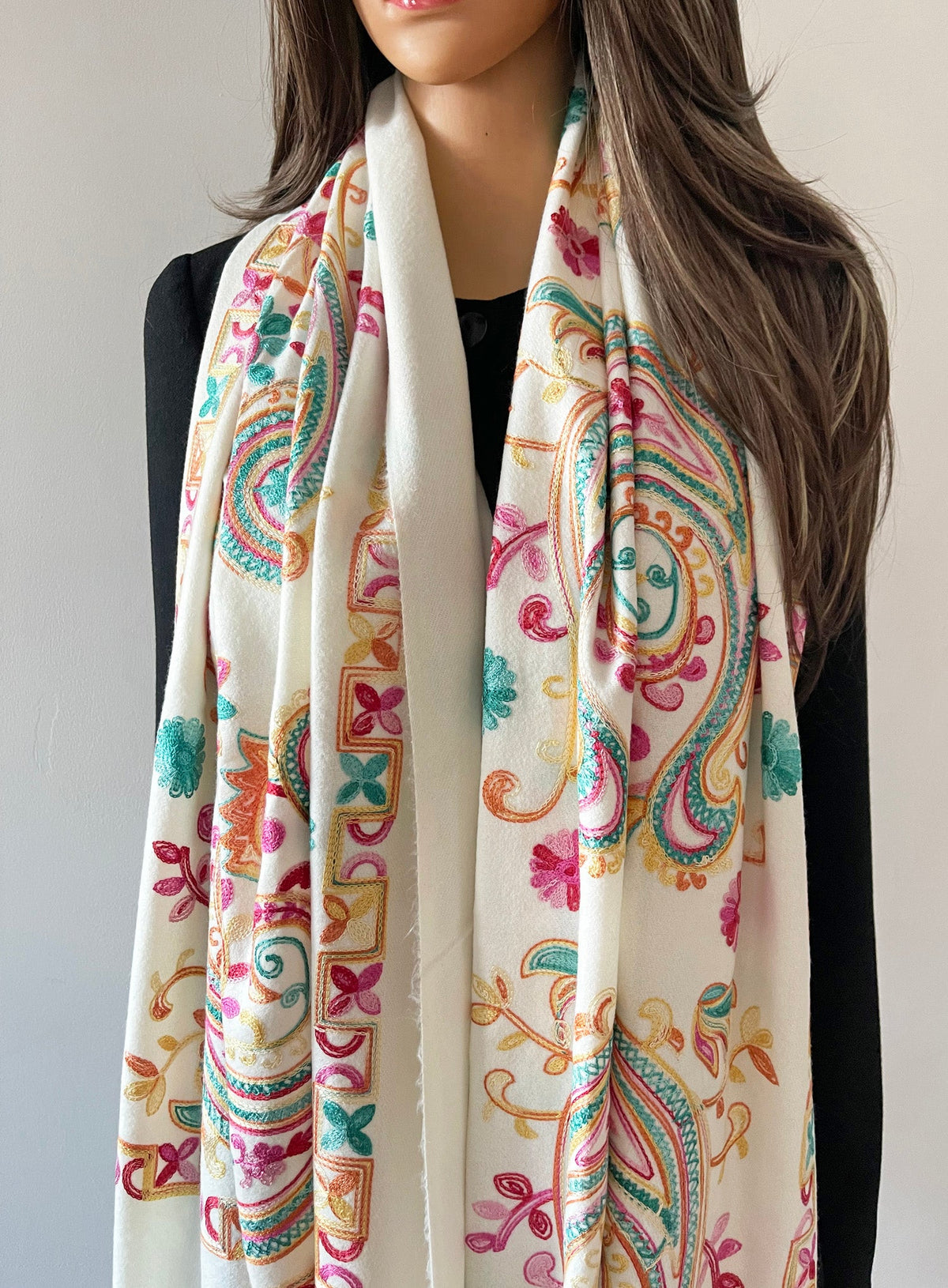 Embrace Timeless Elegance and Warmth with Women's Cashmere Scarves
