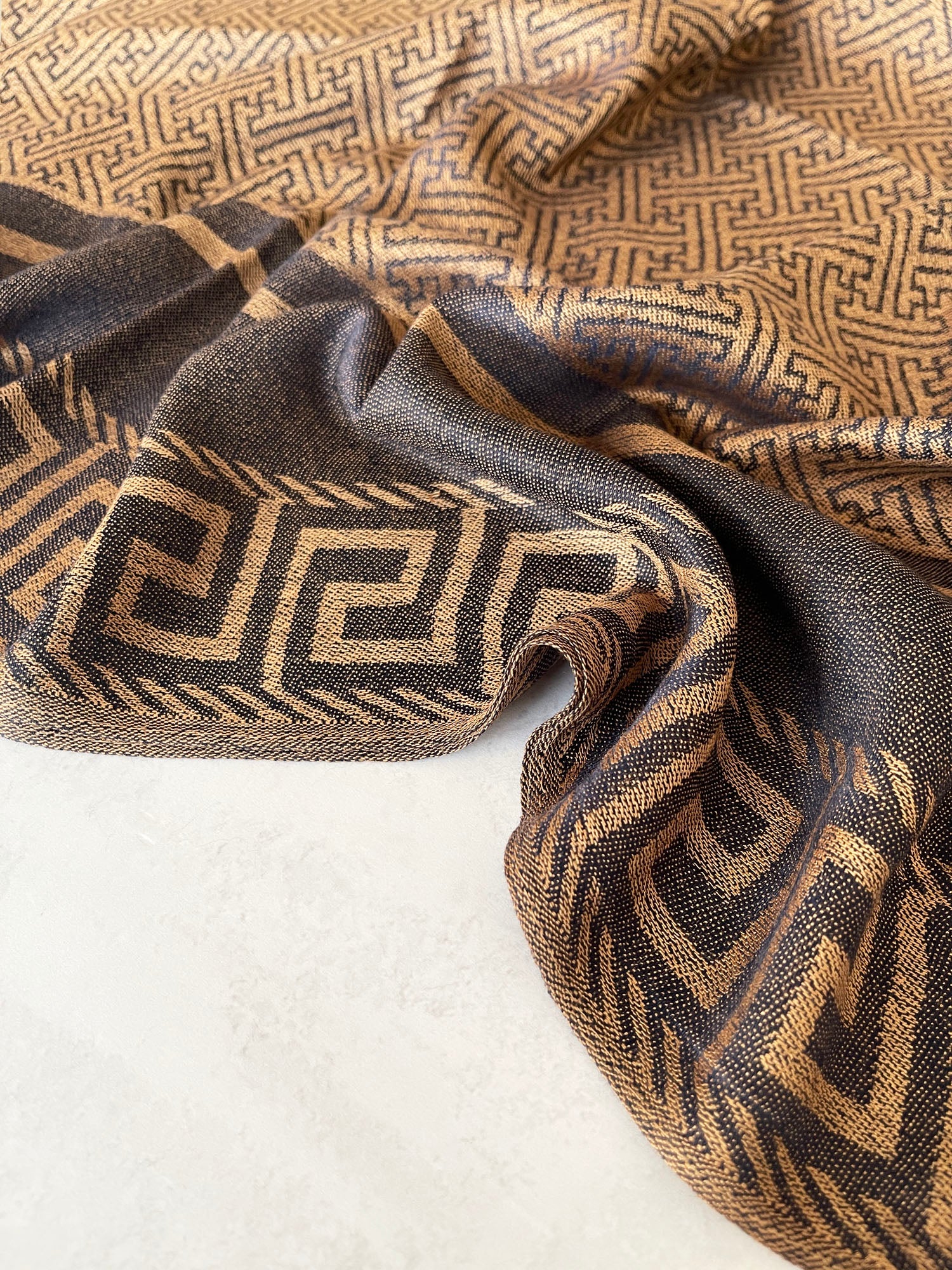 GEOMETRIC PLUM LIGHTWEIGHT PASHMINA SHAWL SCARF