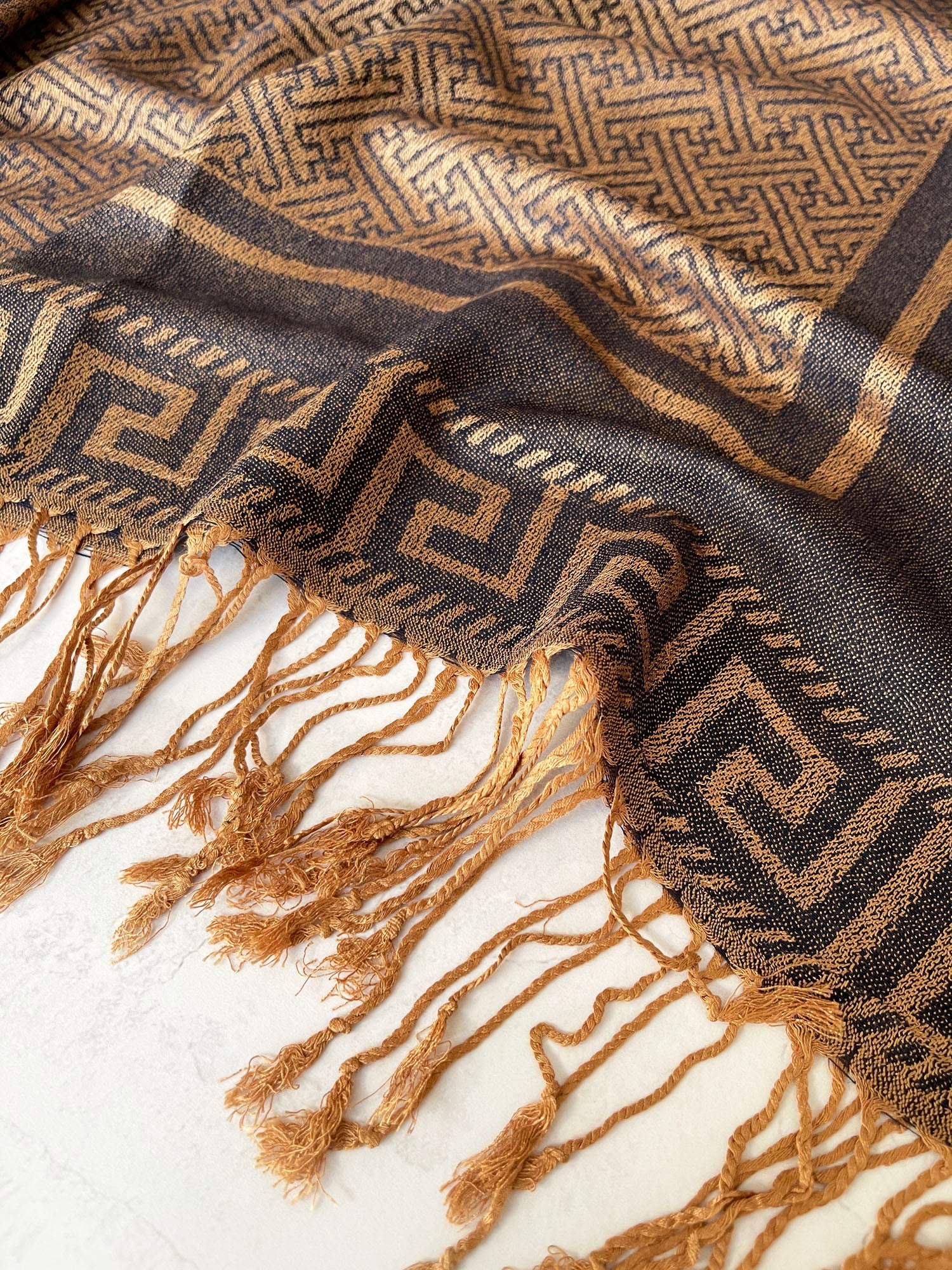 GEOMETRIC PLUM LIGHTWEIGHT PASHMINA SHAWL SCARF