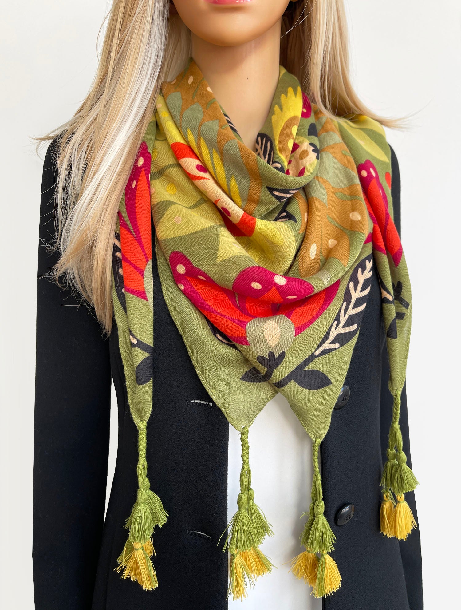 GREEN LOTUS FLORAL PRINT SQUARE TASSEL SCARF