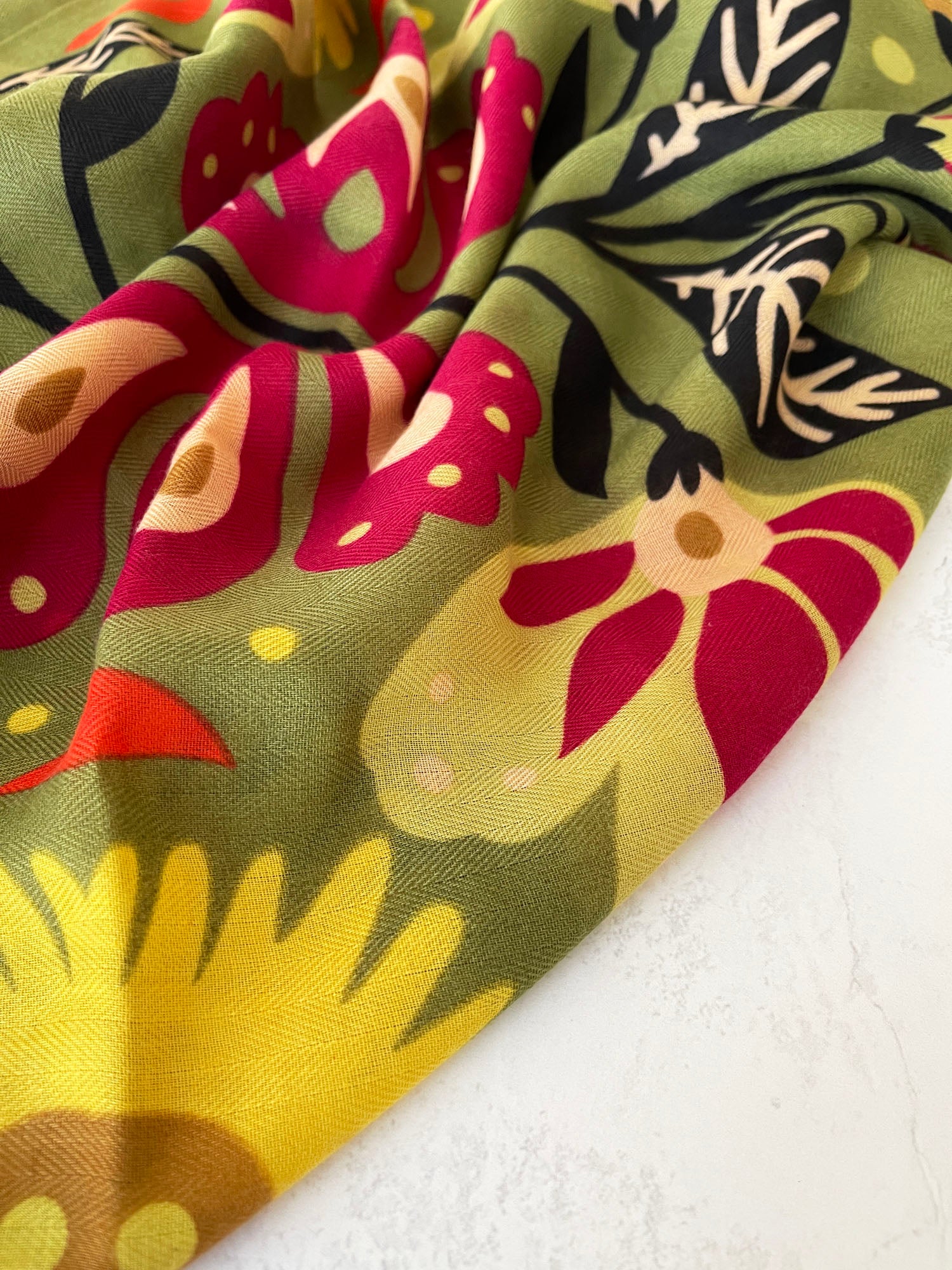 GREEN LOTUS FLORAL PRINT SQUARE TASSEL SCARF