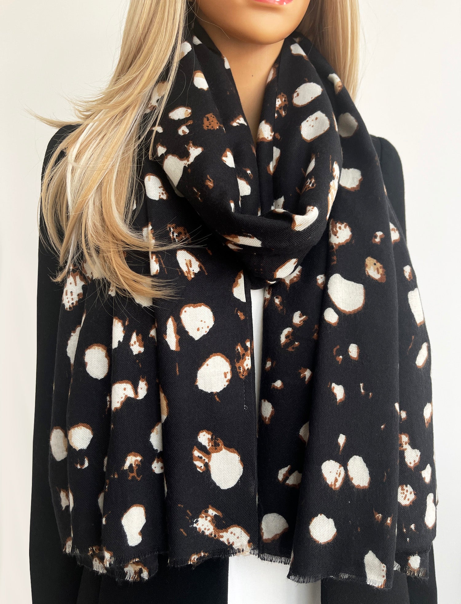 LARGE BLACK WOOL SPOTTY LEOPARD PRINT SCARF