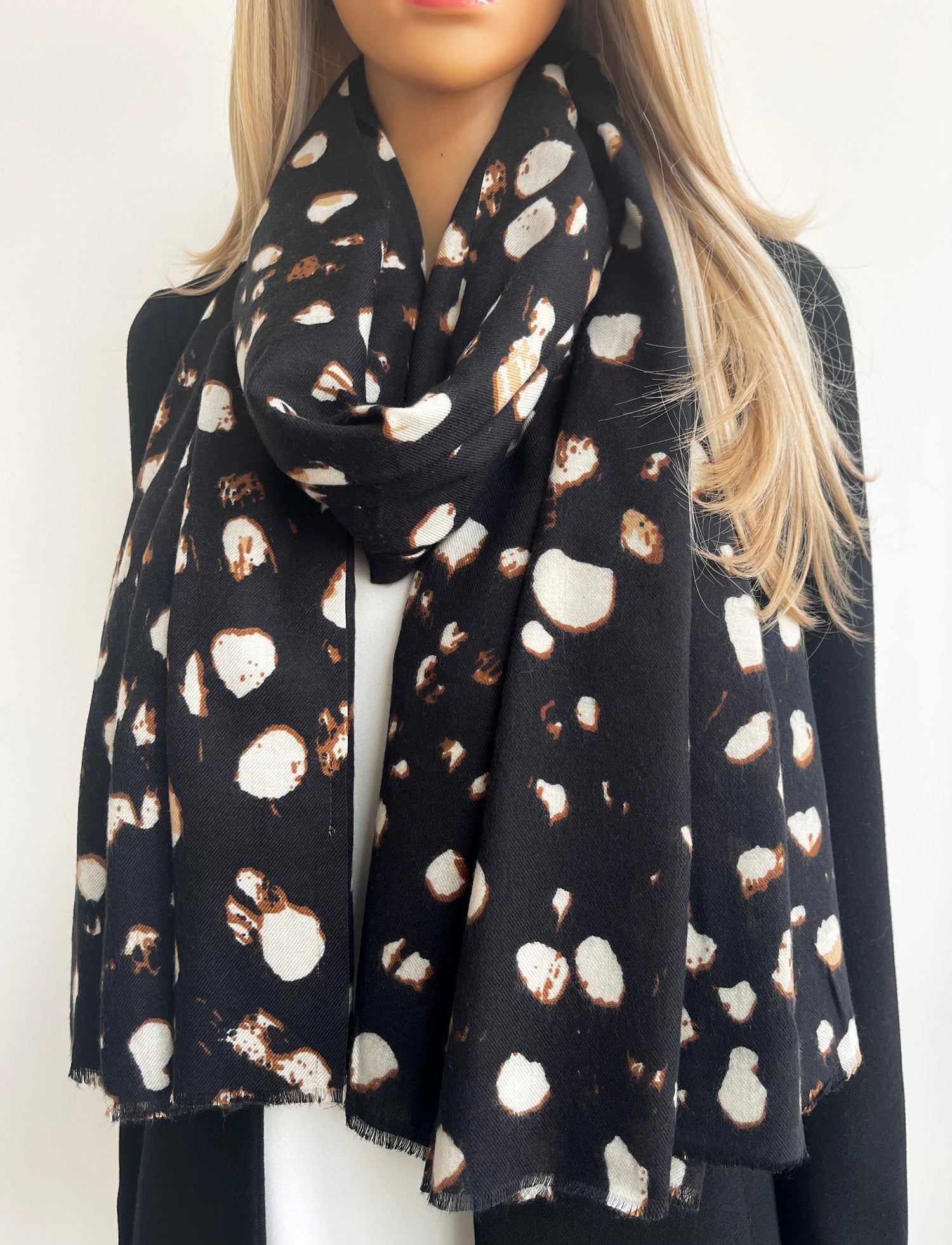 LARGE BLACK WOOL SPOTTY LEOPARD PRINT SCARF