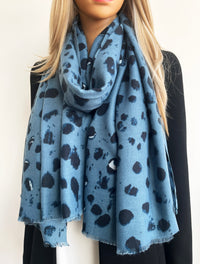LARGE BLUE WOOL SPOTTY LEOPARD PRINT SCARF