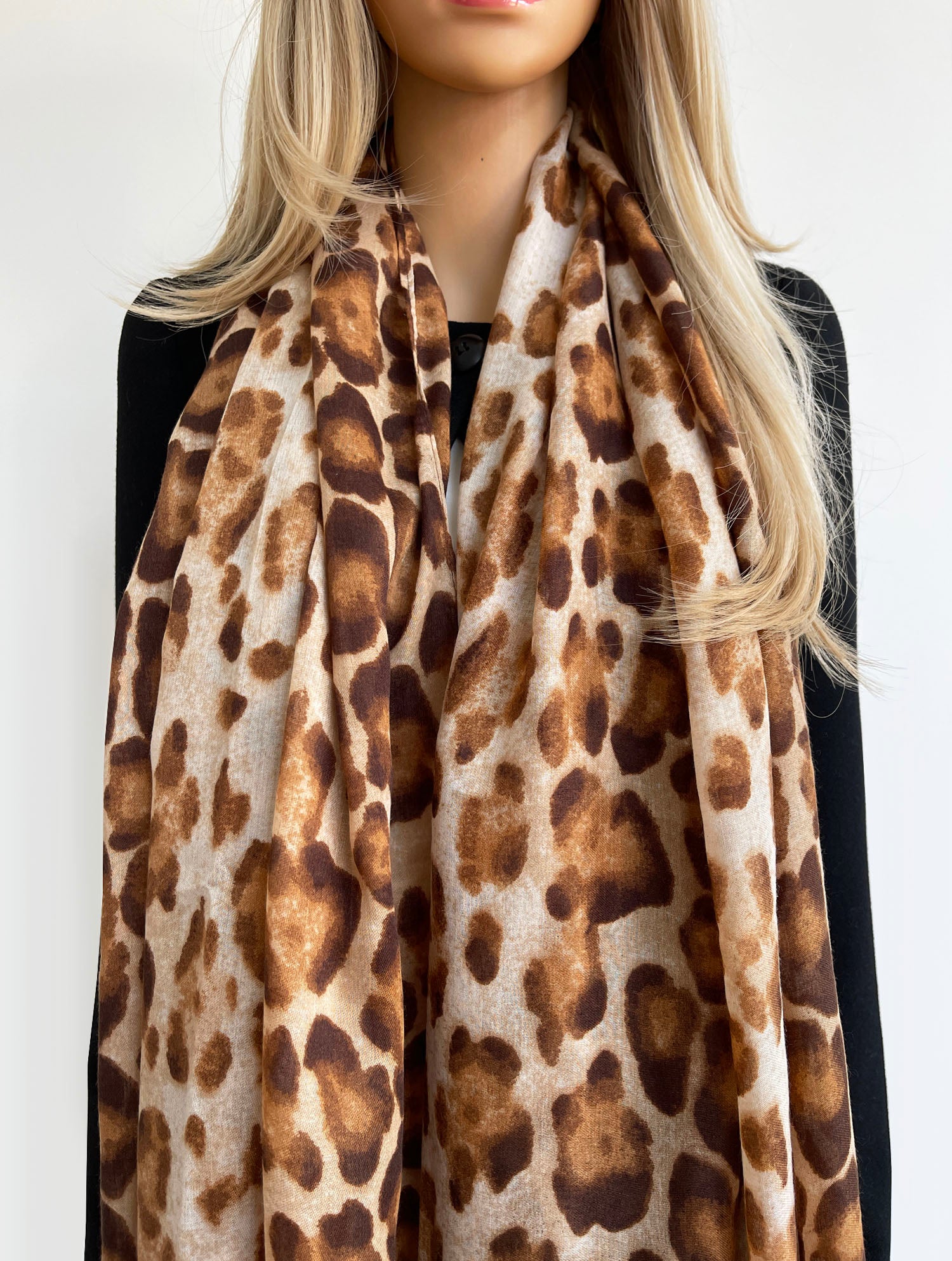Ladies Leopard Print Scarf