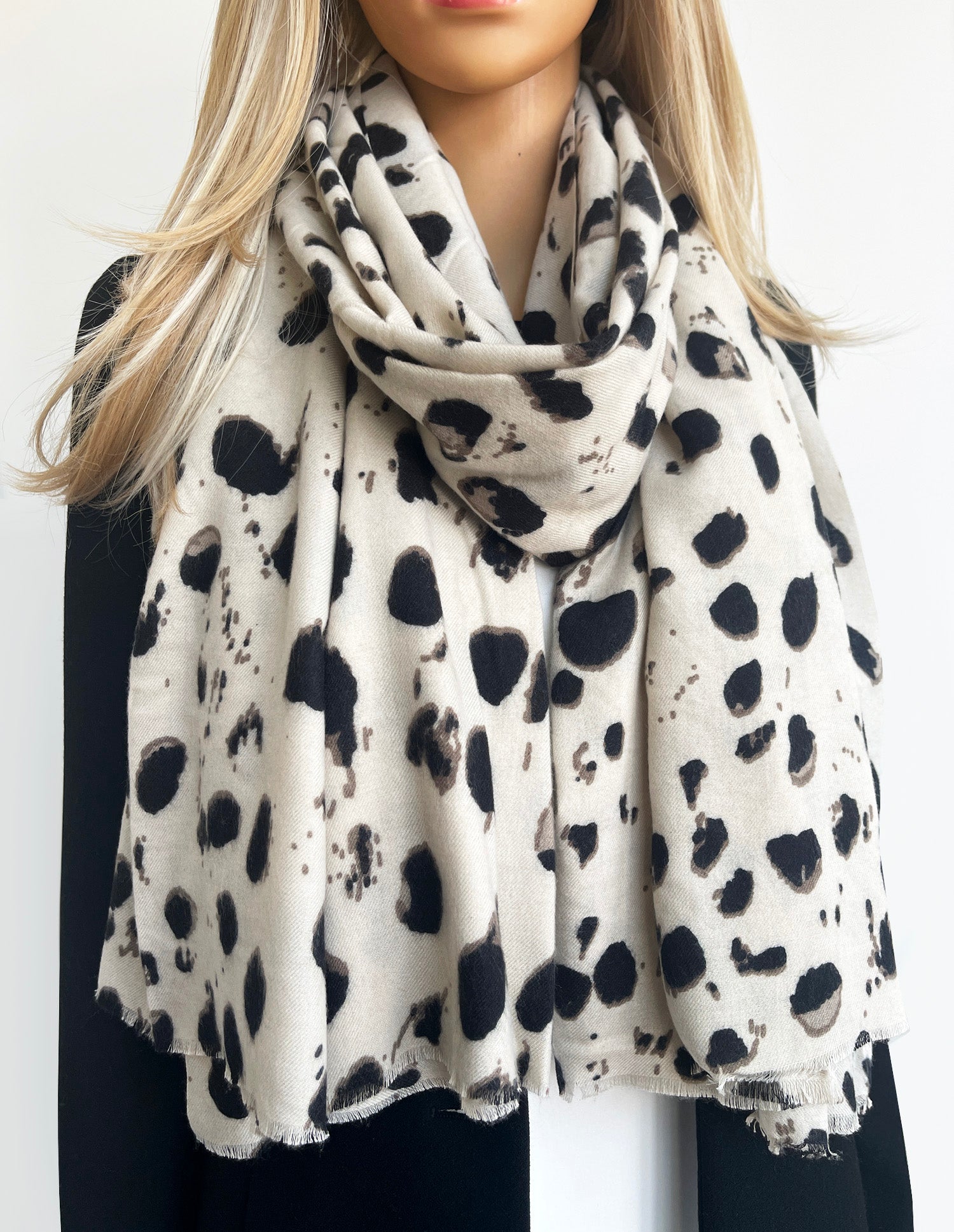 LARGE CREAM WOOL SPOTTY LEOPARD PRINT SCARF