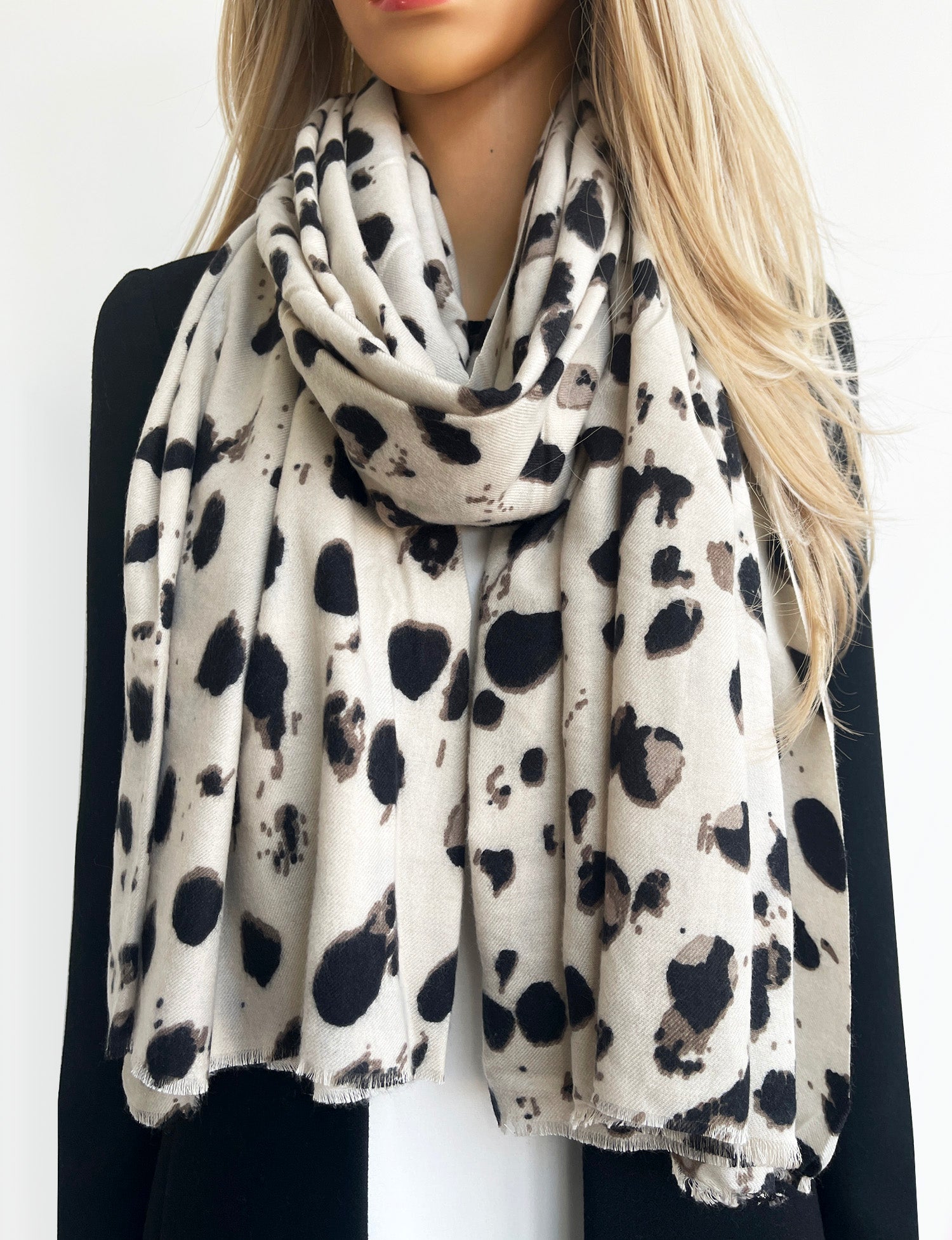 LARGE CREAM WOOL SPOTTY LEOPARD PRINT SCARF