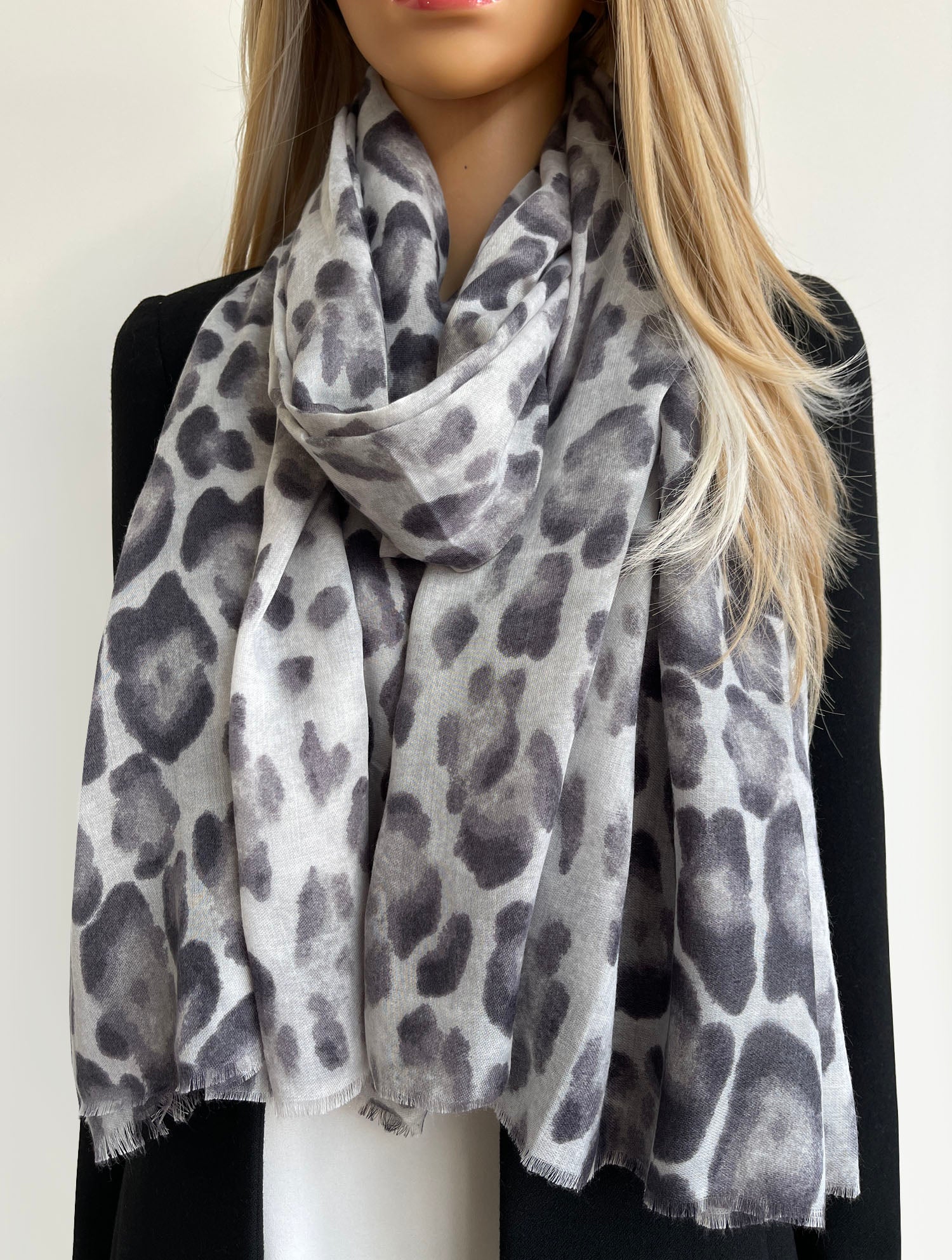 Ladies Leopard Print Scarf