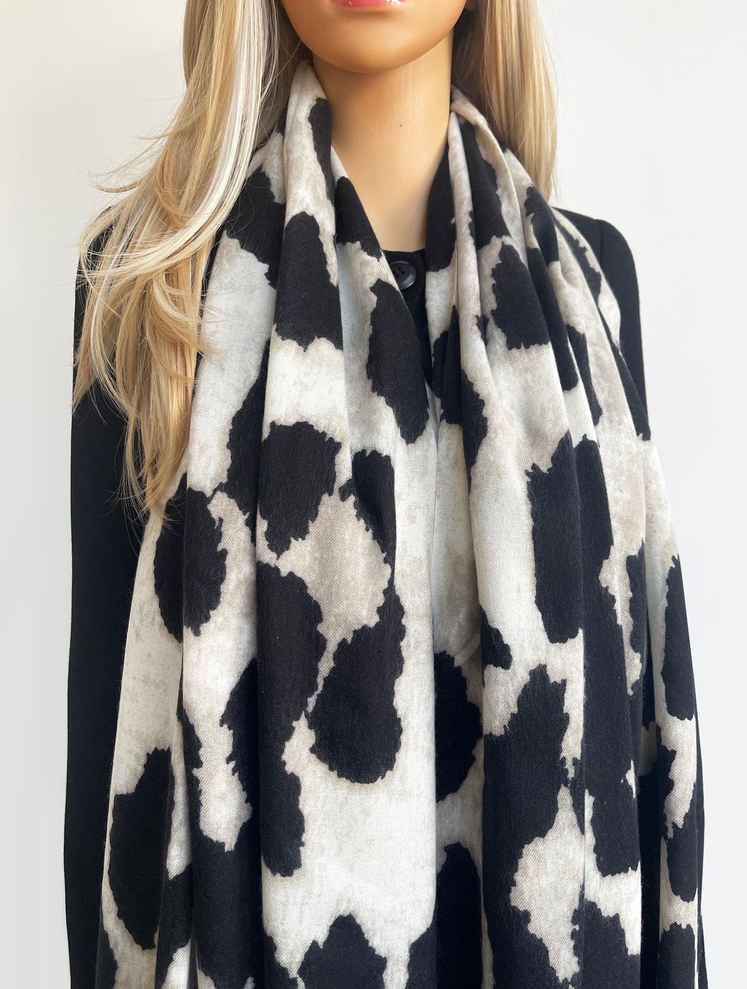 LARGE BEIGE WOOL BIG LEOPARD PRINT SCARF