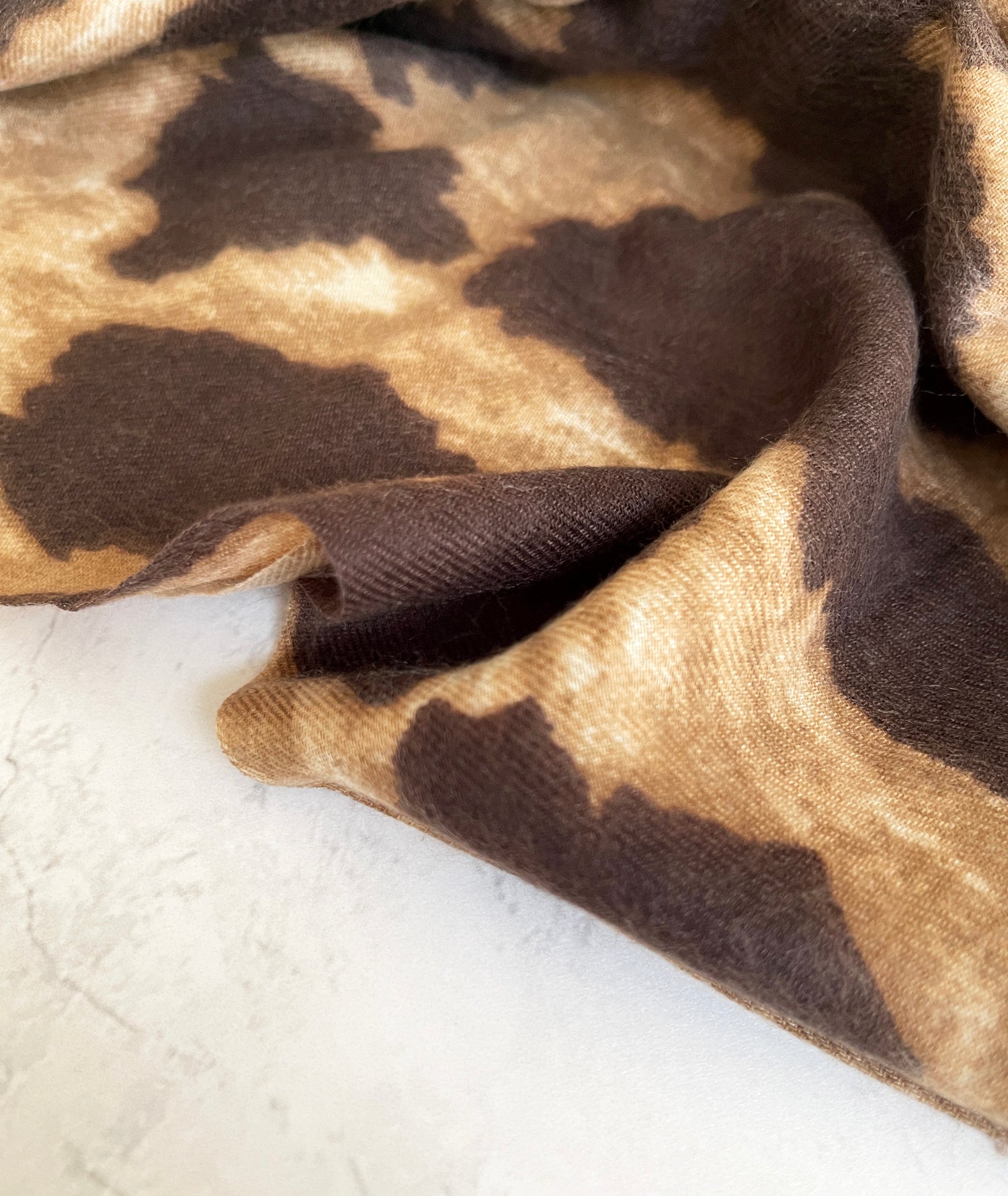 LARGE TAUPE WOOL BIG LEOPARD PRINT SCARF