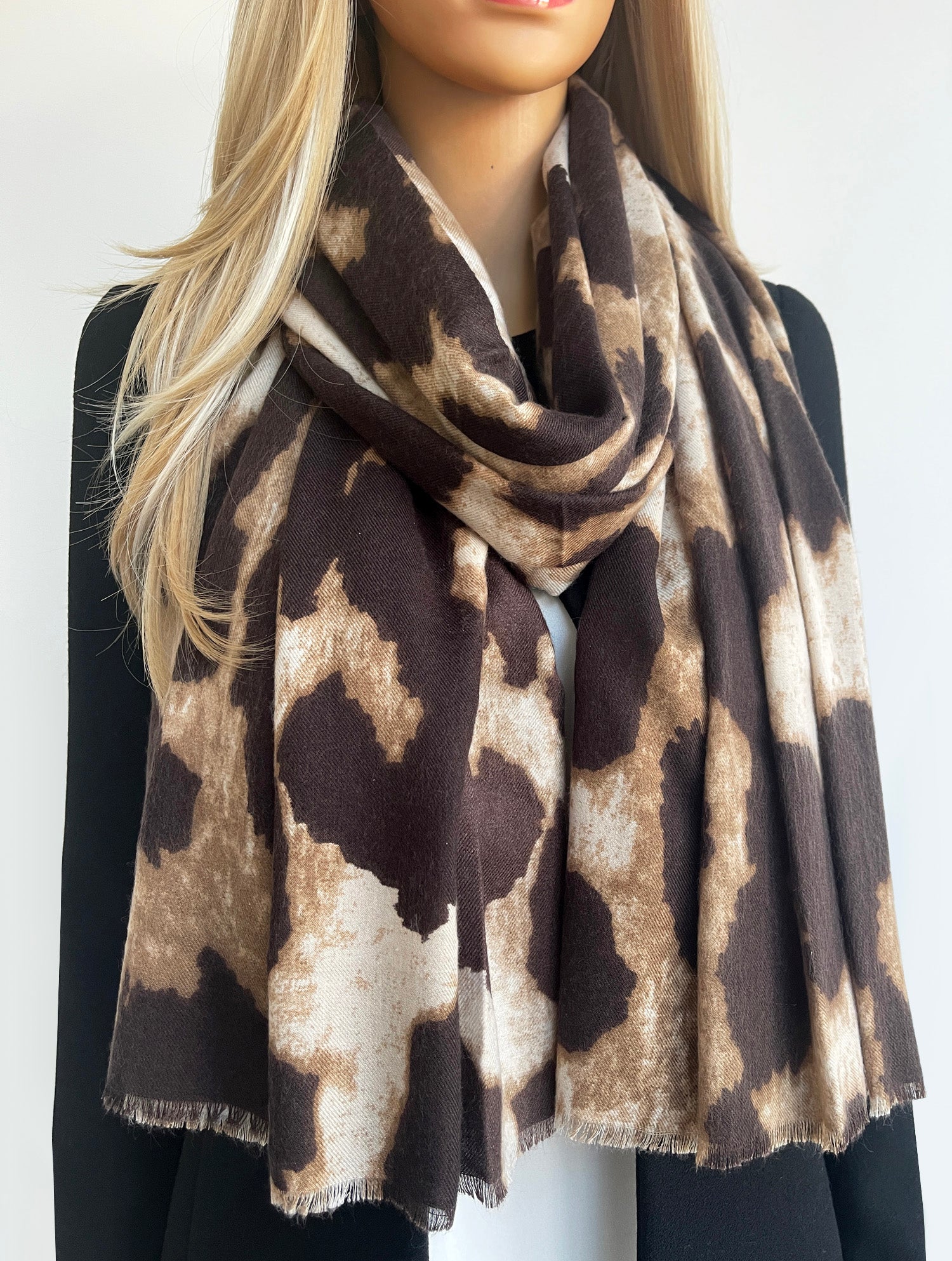 LARGE TAUPE WOOL BIG LEOPARD PRINT SCARF