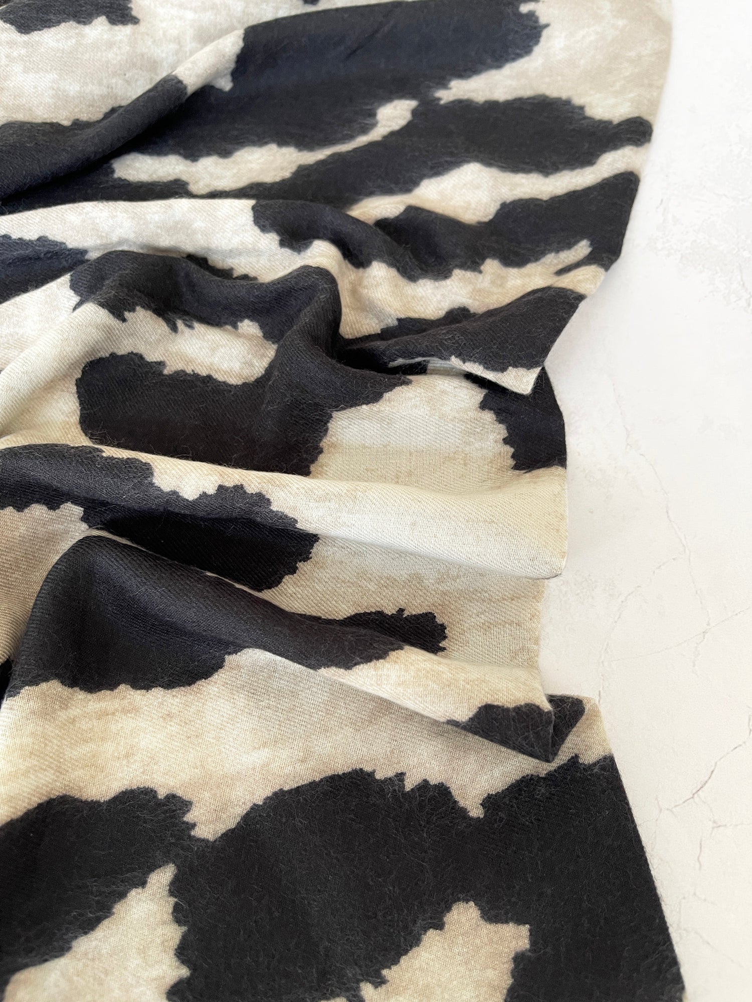 LARGE BEIGE WOOL BIG LEOPARD PRINT SCARF