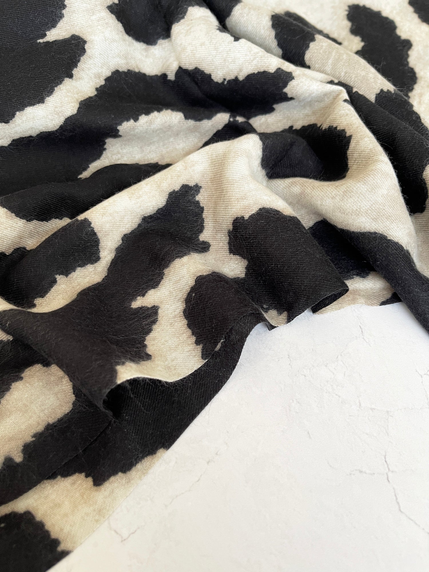 LARGE BEIGE WOOL BIG LEOPARD PRINT SCARF