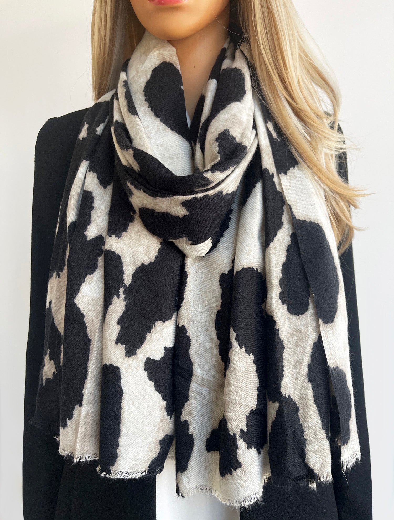 LARGE BEIGE WOOL BIG LEOPARD PRINT SCARF