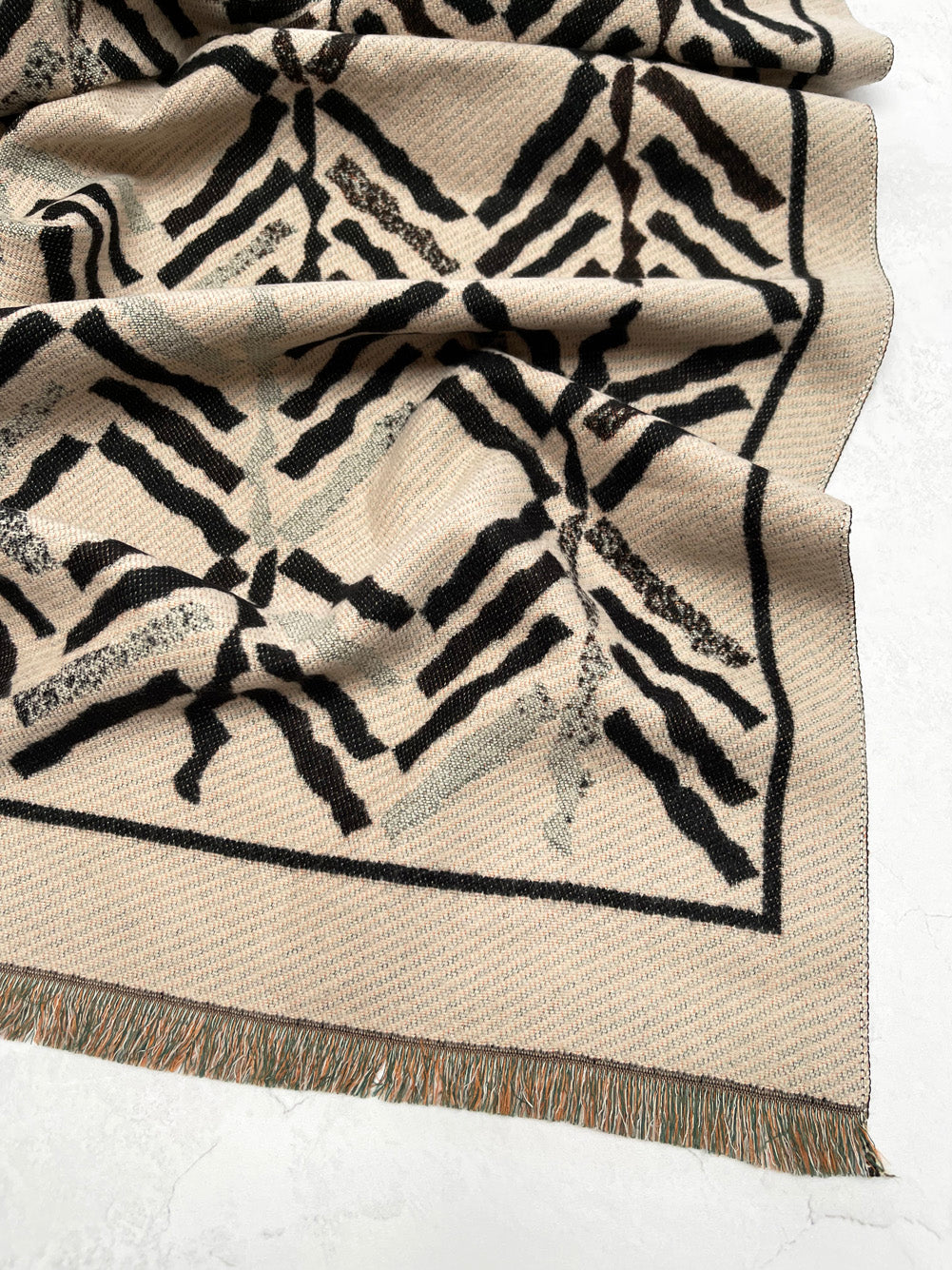 LARGE BLACK RETRO PRINT REVERSIBLE WOOL WINTER SHAWL BLANKET SCARF
