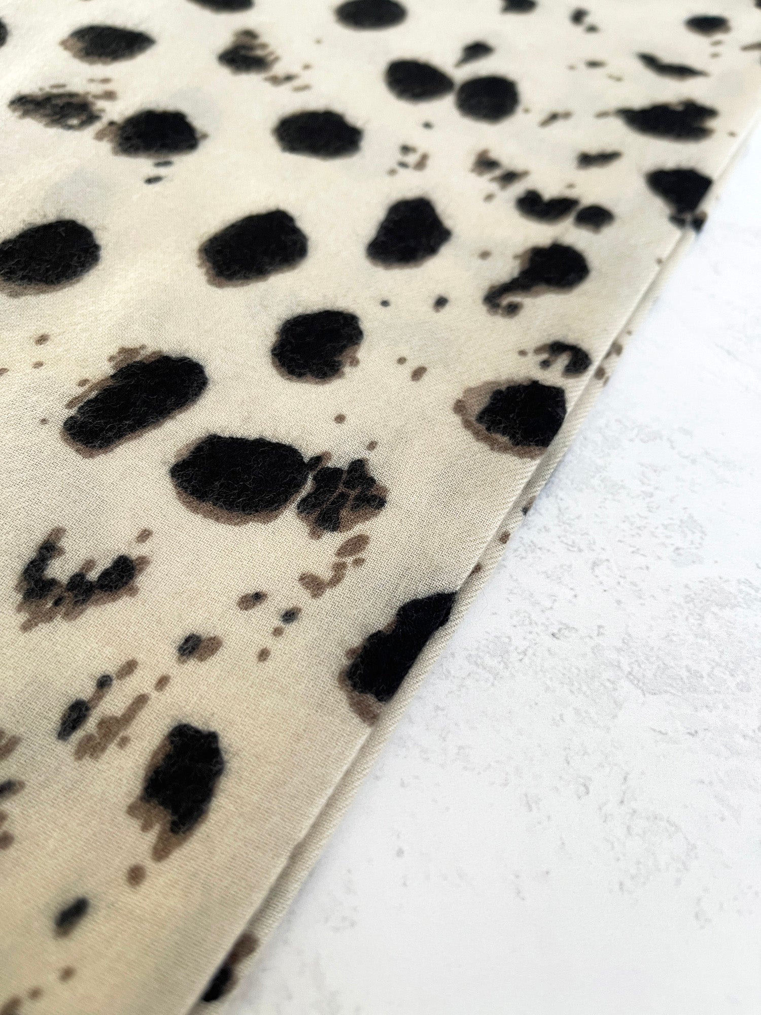 LARGE CREAM WOOL SPOTTY LEOPARD PRINT SCARF