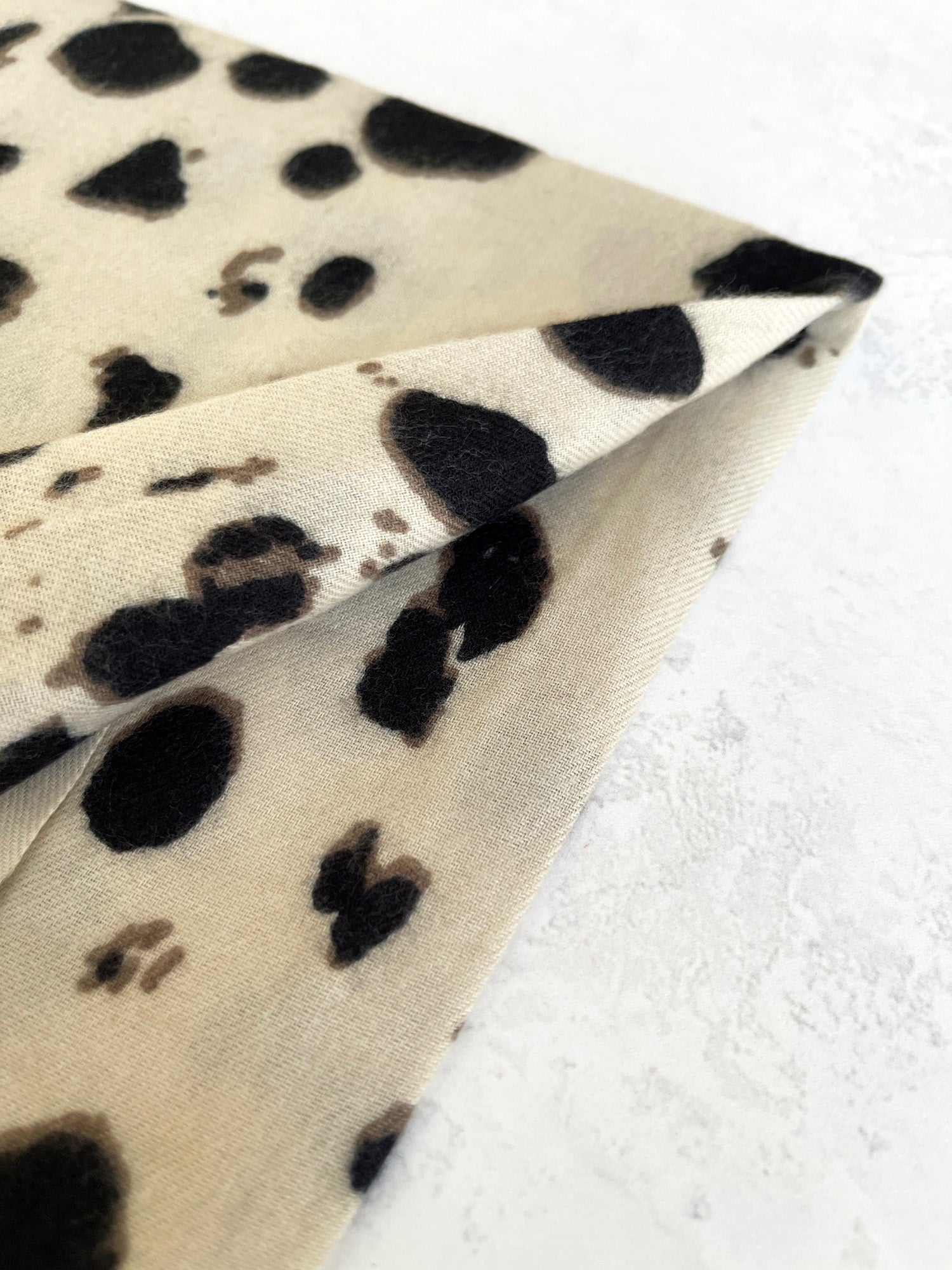 LARGE CREAM WOOL SPOTTY LEOPARD PRINT SCARF