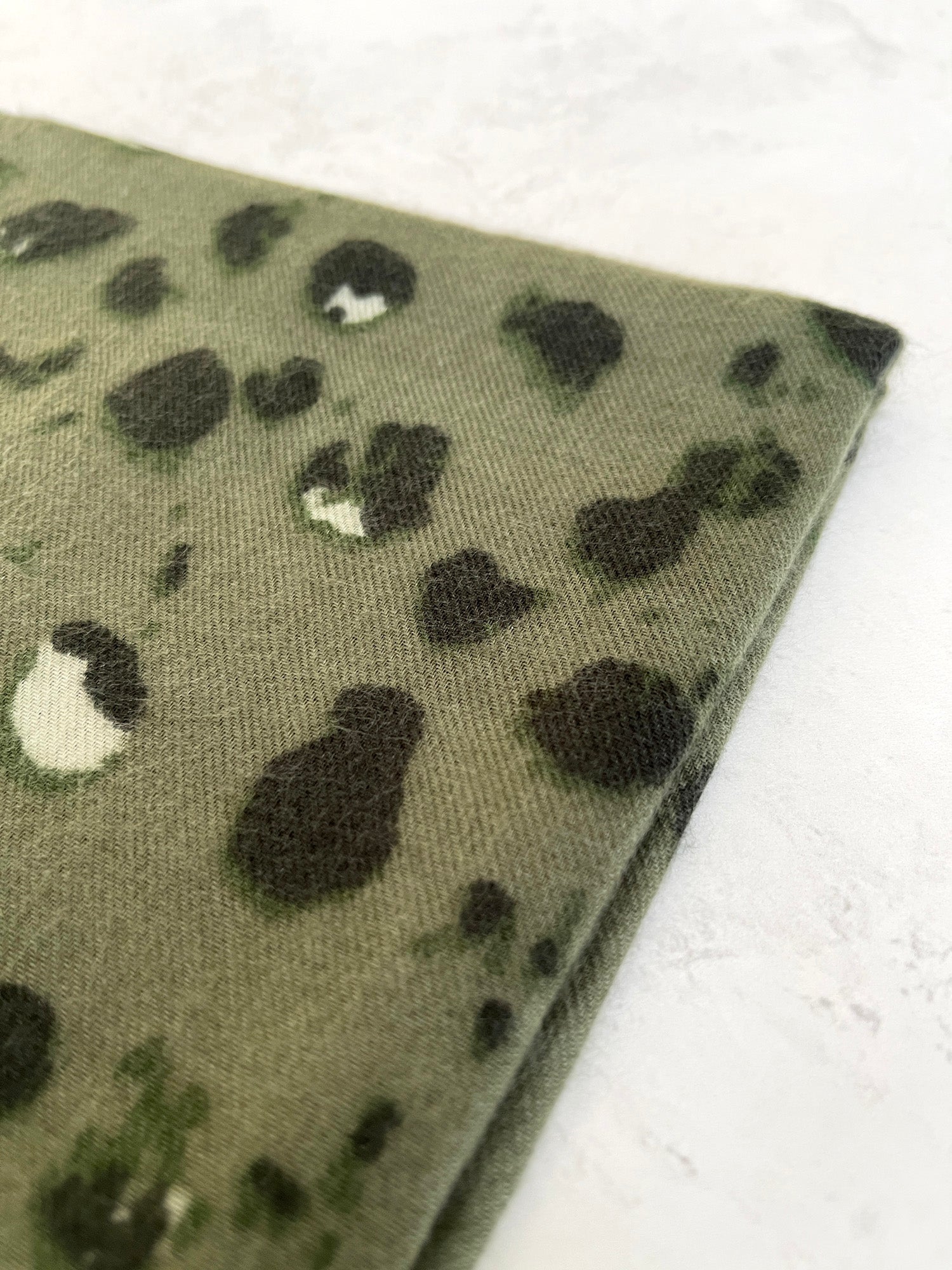 LARGE GREEN WOOL SPOTTY LEOPARD PRINT SCARF