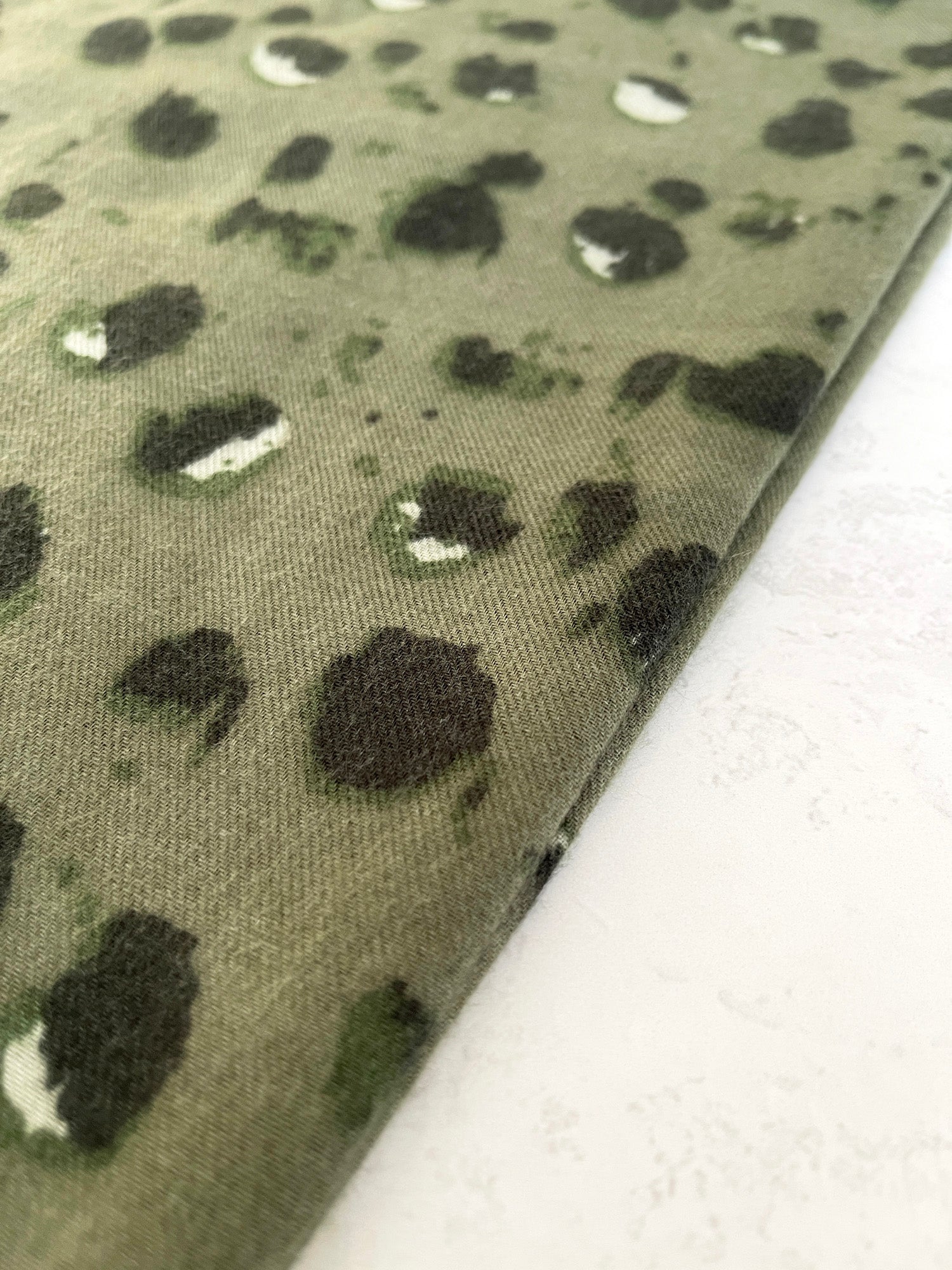LARGE GREEN WOOL SPOTTY LEOPARD PRINT SCARF