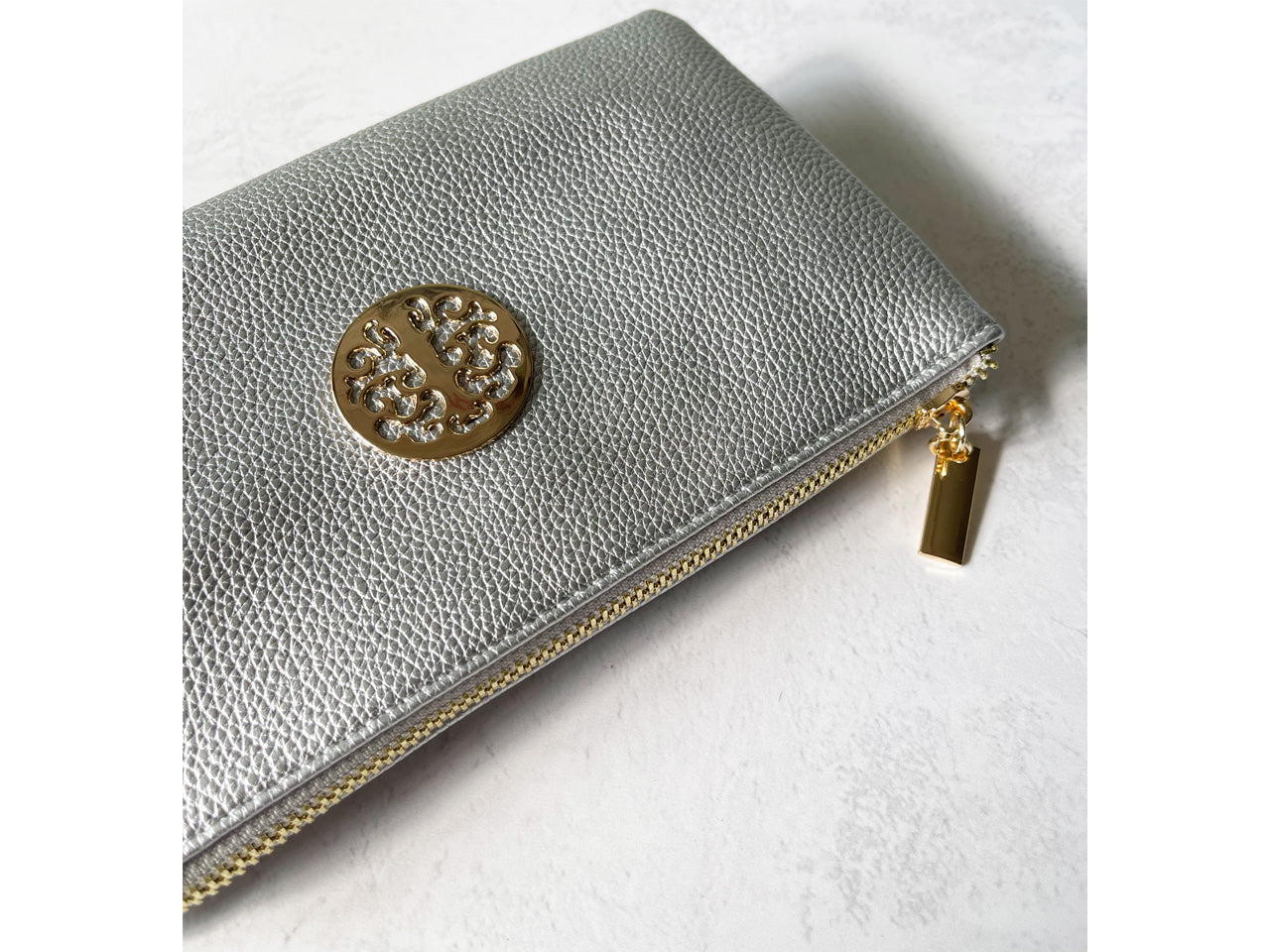 SMALL MULTI-COMPARTMENT CROSS-BODY PURSE BAG WITH WRIST AND LONG STRAPS - SILVER