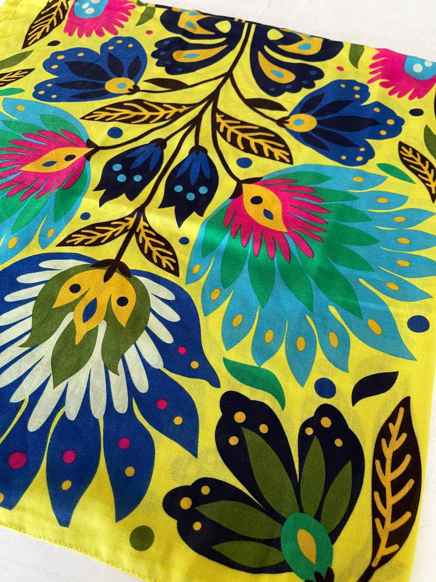 YELLOW LOTUS FLORAL PRINT SQUARE TASSEL SCARF