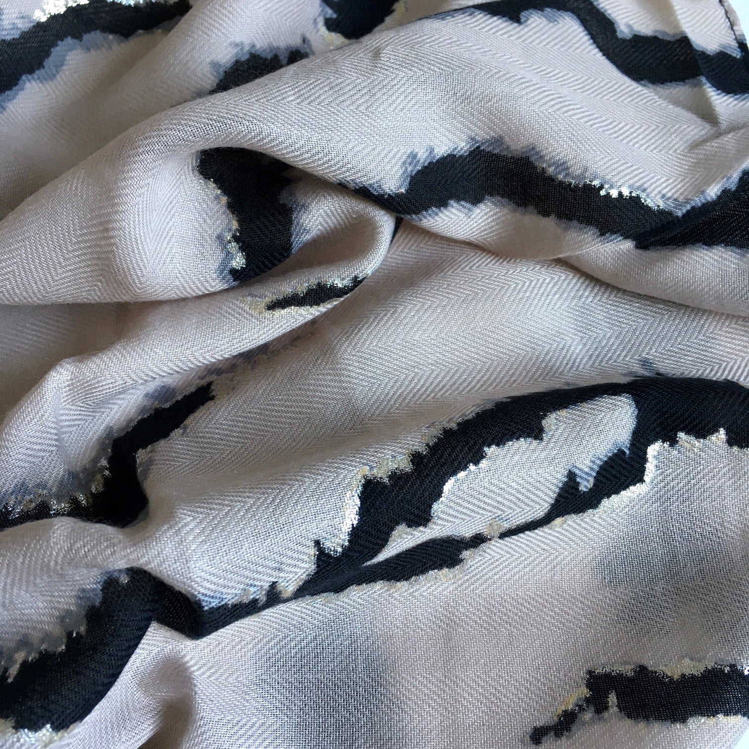 A-SHU LARGE PALE PINK ZEBRA AND LEOPARD PRINT SHAWL SCARF - A-SHU.CO.UK