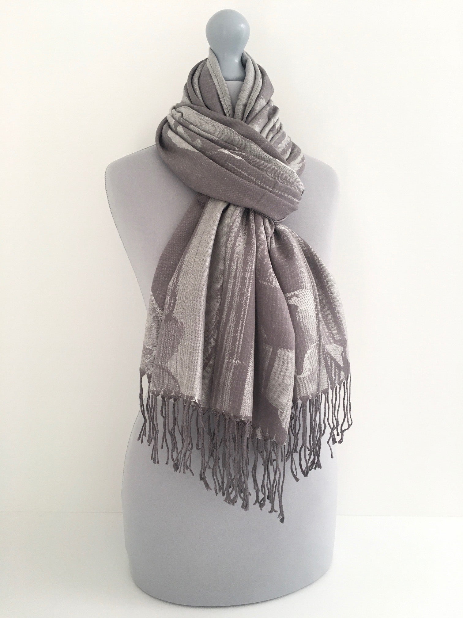 A-SHU SILVER GREY REVERSIBLE PASHMINA SHAWL SCARF IN ABSTRACT FLORAL PRINT - A-SHU.CO.UK