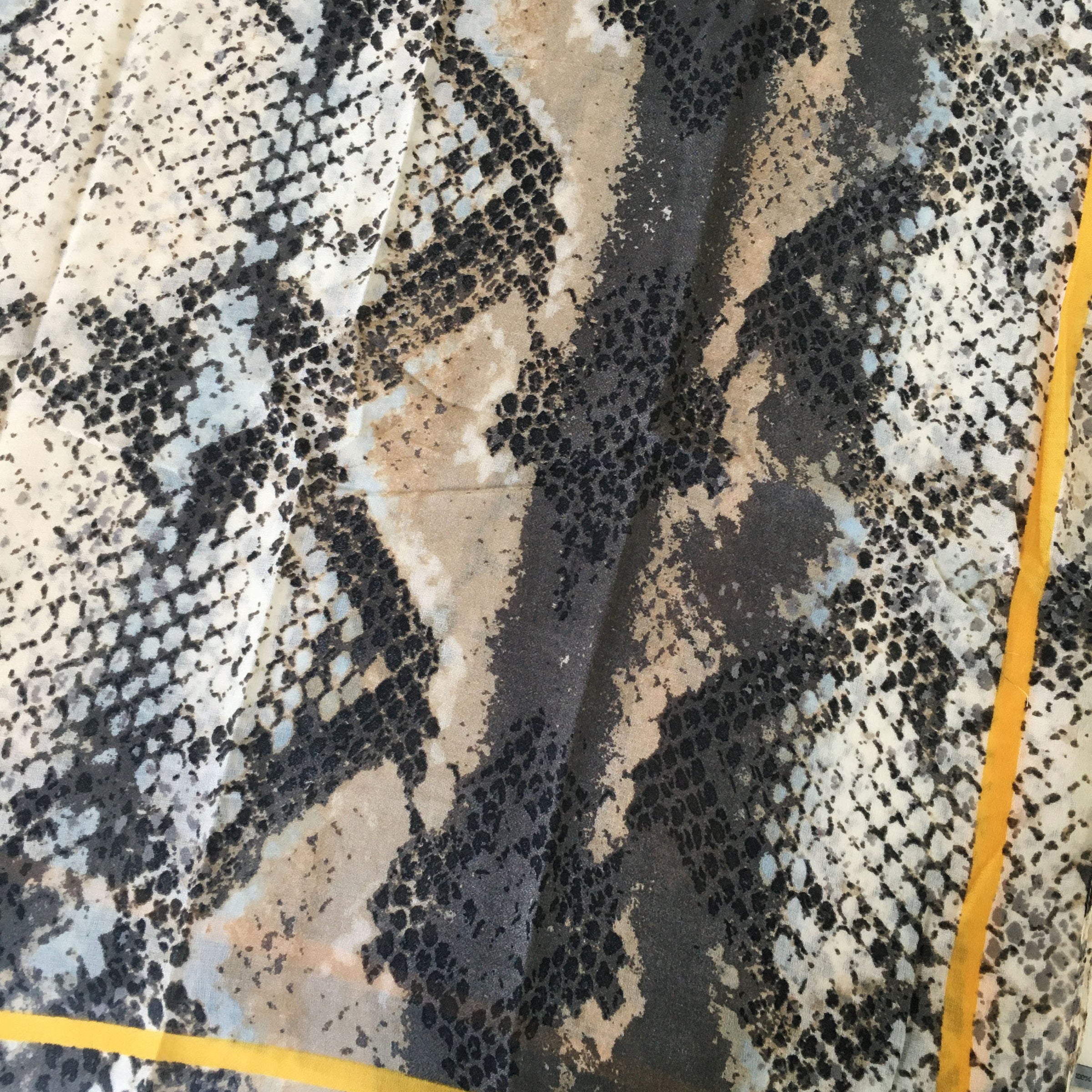 A-SHU LARGE BEIGE SNAKESKIN PRINT SHAWL SCARF WITH STRIPE - A-SHU.CO.UK