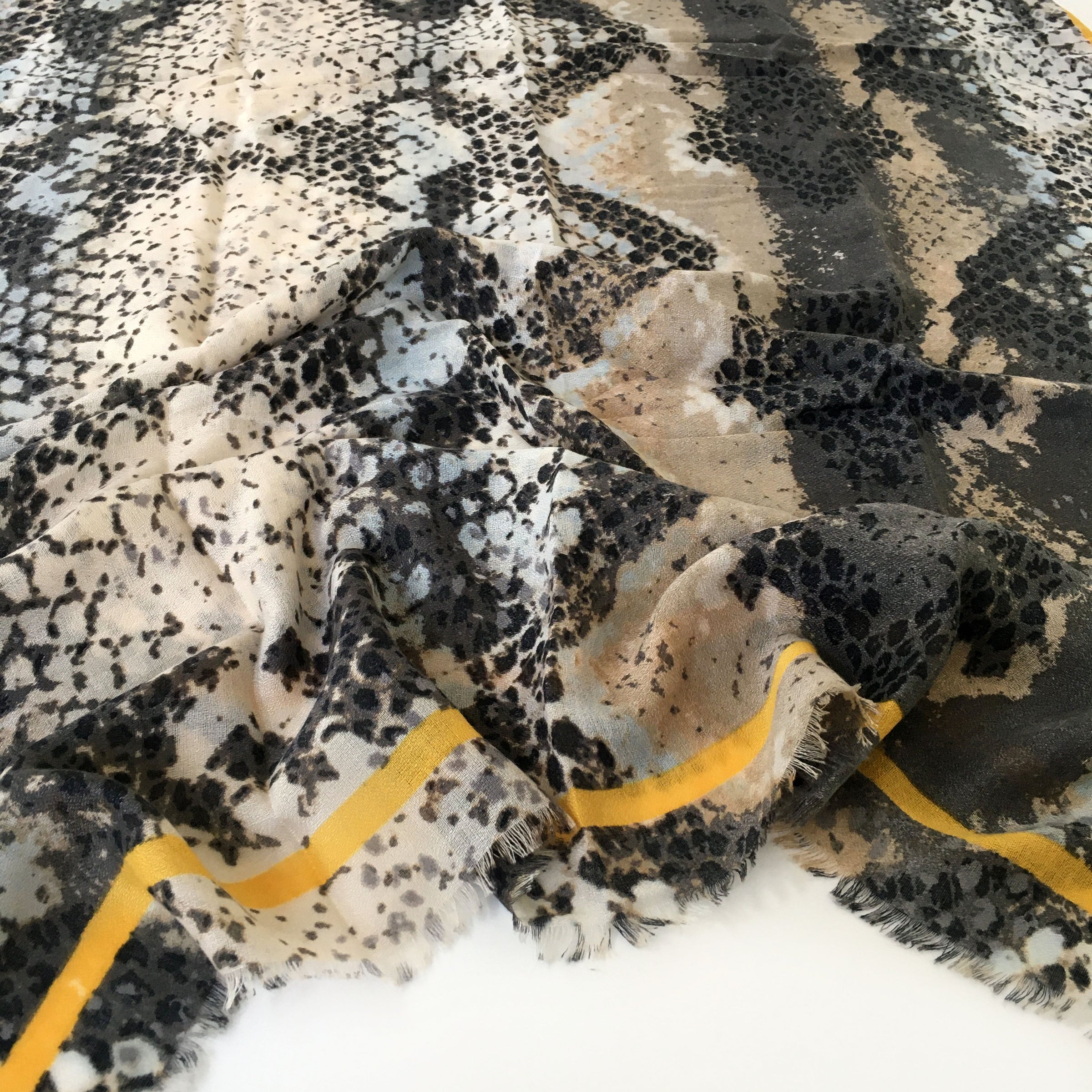 A-SHU LARGE BEIGE SNAKESKIN PRINT SHAWL SCARF WITH STRIPE - A-SHU.CO.UK