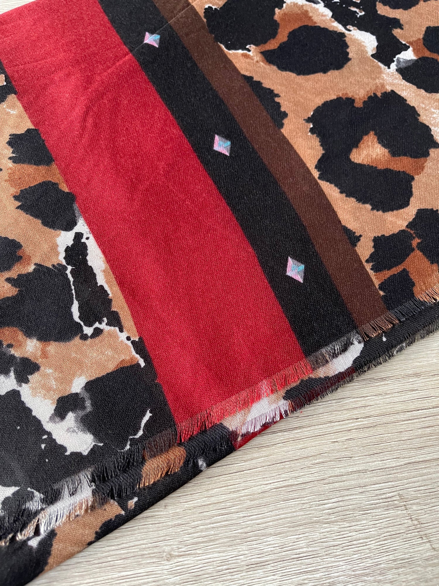 LARGE BROWN CAMEO LEOPARD PRINT SCARF