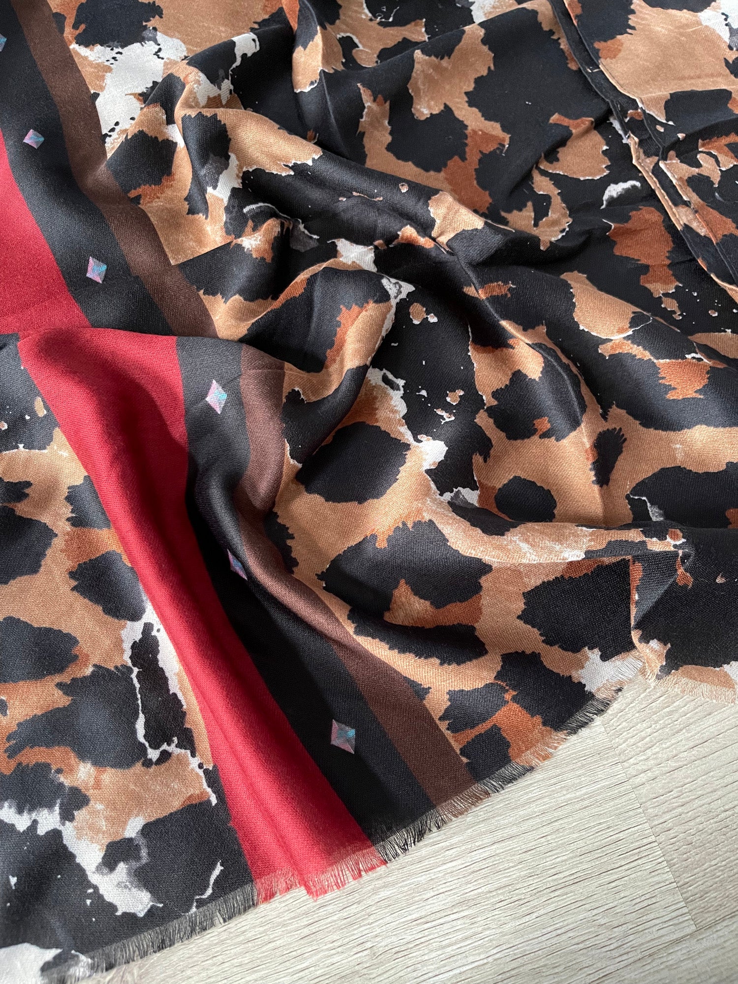 LARGE BROWN CAMEO LEOPARD PRINT SCARF