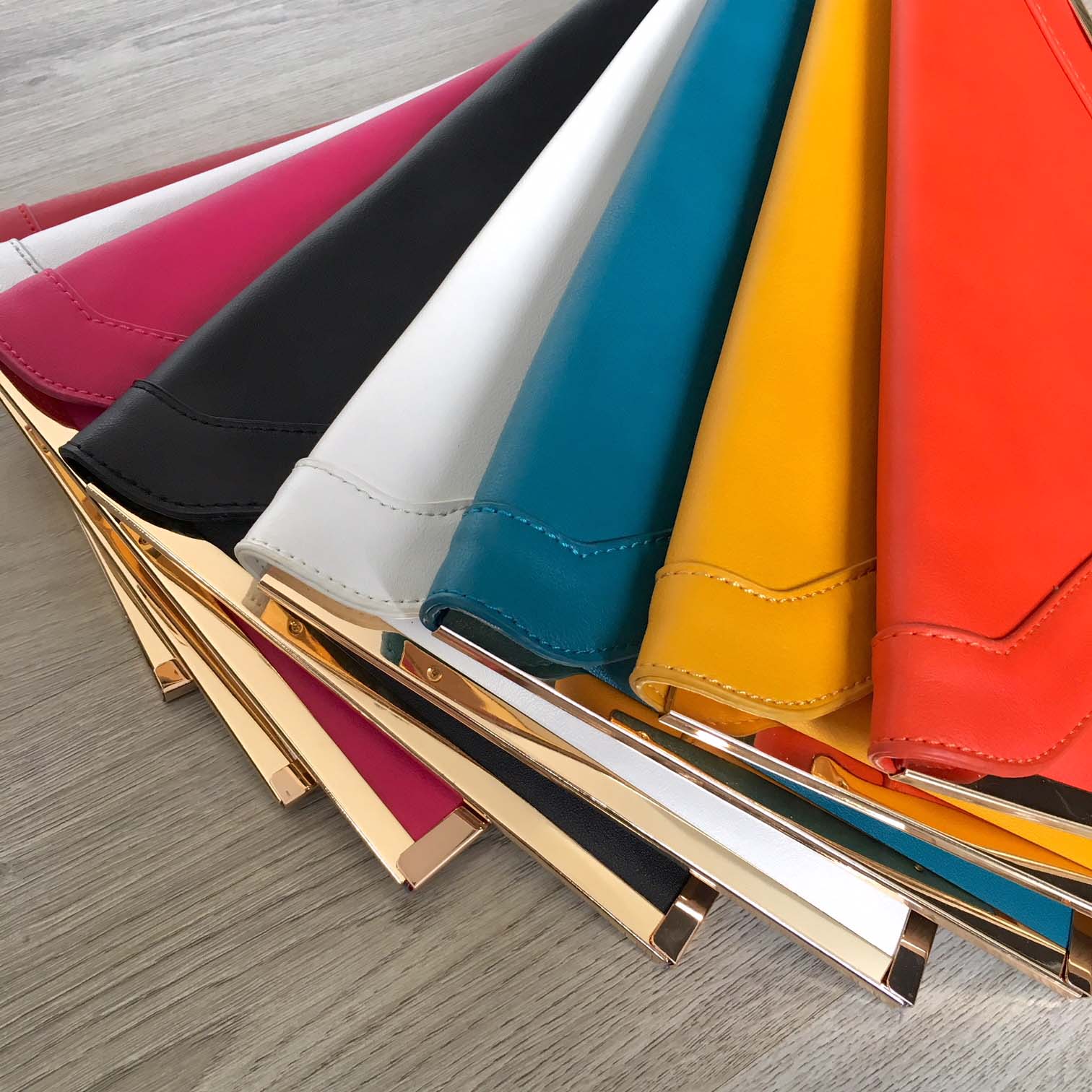 A-SHU OVERSIZED SILVER METAL ENVELOPE CLUTCH BAG WITH LONG CHAIN SHOULDER STRAP - A-SHU.CO.UK