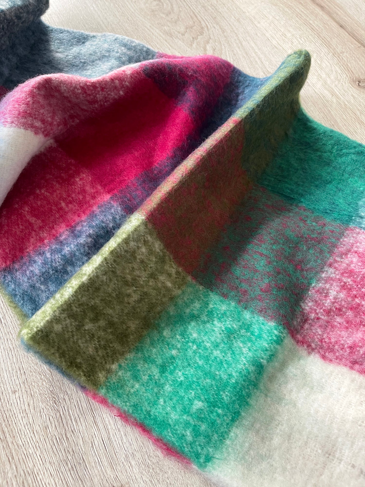 WHITE CHECKED WOOL RAINBOW BLANKET SCARF OVERSIZED WINTER SHAWL WRAP