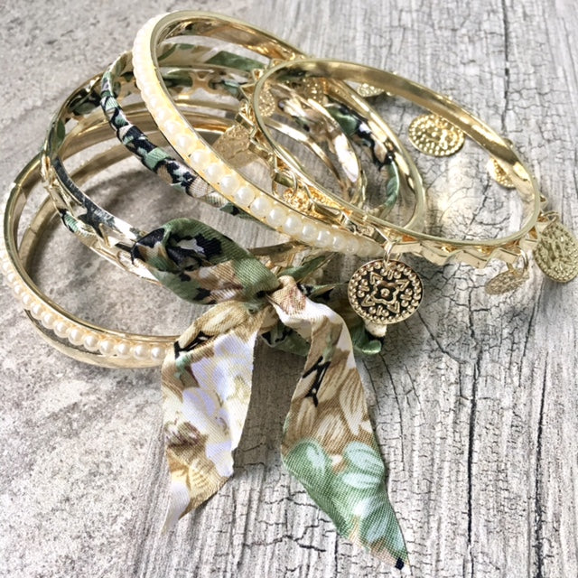 A-SHU BOHO INSPIRED GOLD PEARL GREEN FLORAL MIXED BANGLE SET - A-SHU.CO.UK