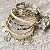 A-SHU BOHO INSPIRED GOLD PEARL GREEN FLORAL MIXED BANGLE SET - A-SHU.CO.UK