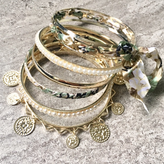 A-SHU BOHO INSPIRED GOLD PEARL GREEN FLORAL MIXED BANGLE SET - A-SHU.CO.UK
