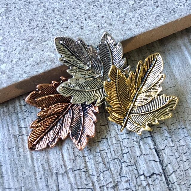 Leaf brooch deals