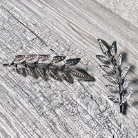 A-SHU SET OF 2 SILVER LEAF COLLAR PINS / BROOCH PINS - A-SHU.CO.UK