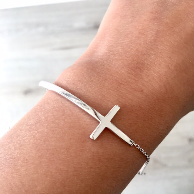 A-SHU SOLID 925 STERLING SILVER SIDEWAYS CROSS DAINTY BRACELET - A-SHU.CO.UK