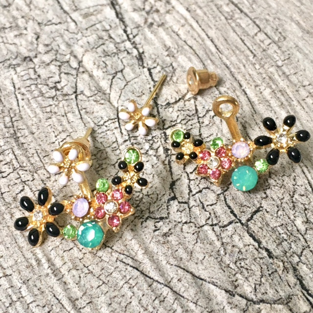 A-SHU SMALL LIGHTWEIGHT DAISY FLOWER DIAMANTE STUD EARRINGS - A-SHU.CO.UK