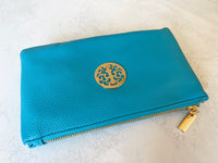 SMALL MULTI-POCKET CROSSBODY PURSE BAG WITH WRISTLET AND LONG STRAP - BLUE