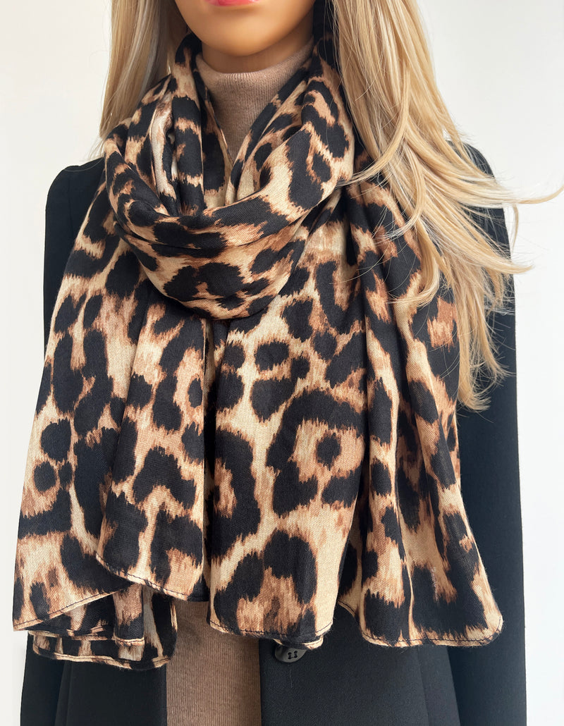 BROWN COTTON BLEND CLASSIC LEOPARD PRINT SCARF