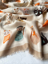 CREAM AND BEIGE LIGHTWEIGHT BORDER CAT SCARF