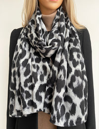 GREY COTTON BLEND CLASSIC LEOPARD PRINT SCARF