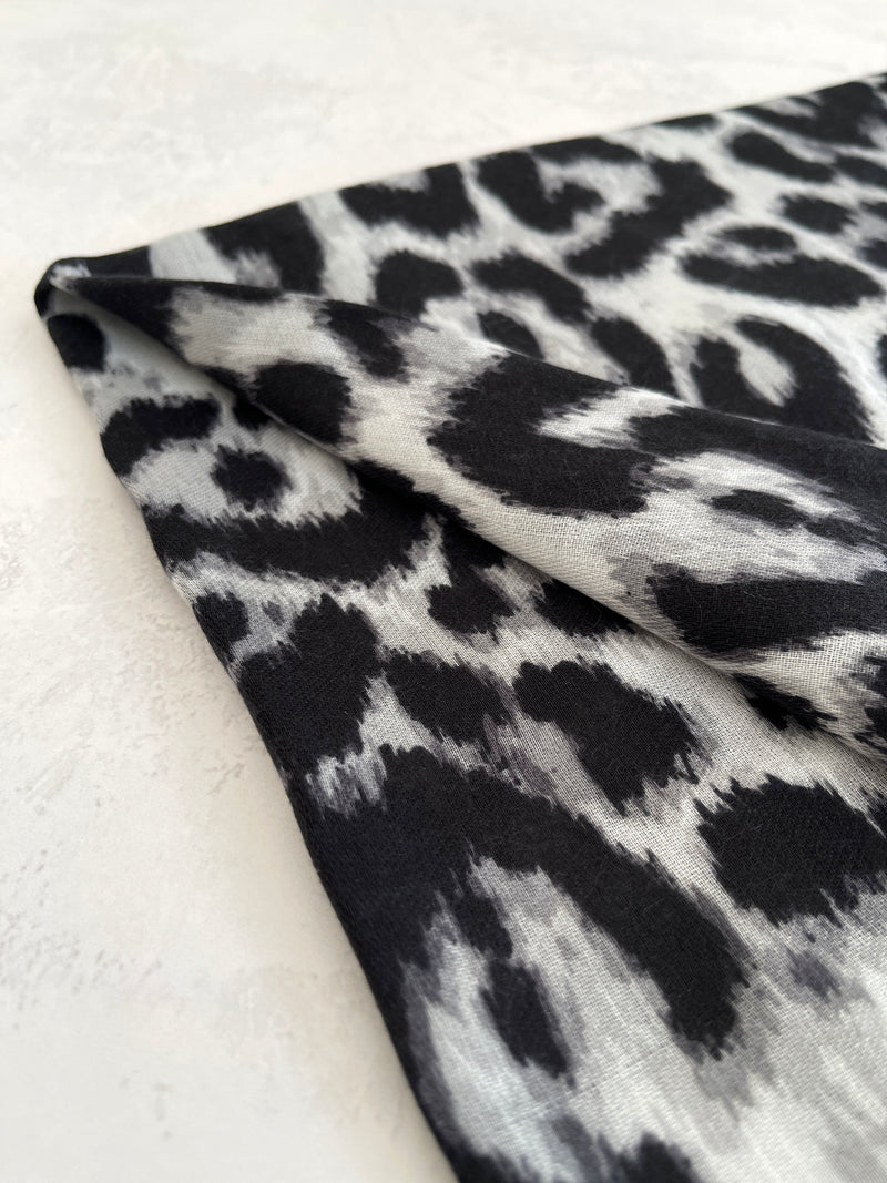 GREY COTTON BLEND CLASSIC LEOPARD PRINT SCARF