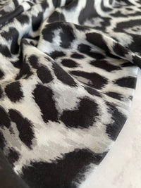 GREY COTTON BLEND CLASSIC LEOPARD PRINT SCARF