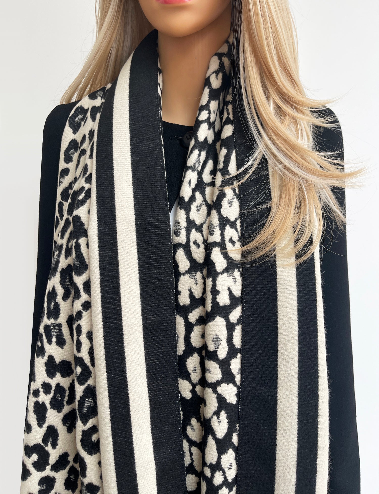 LARGE BLACK CREAM LEOPARD PRINT REVERSIBLE WINTER SHAWL BLANKET SCARF