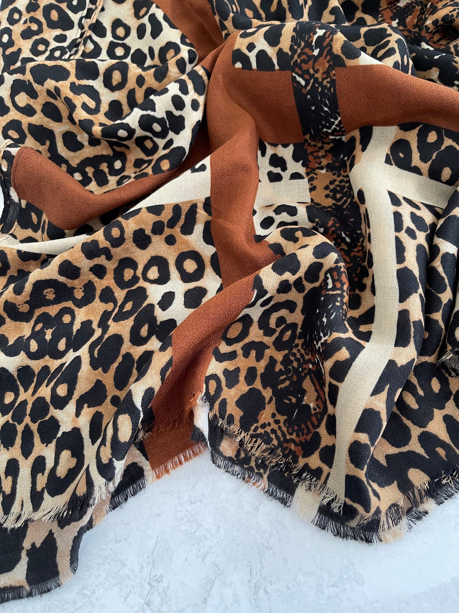 LARGE BROWN SNAKESKIN AND LEOPARD PRINT SCARF