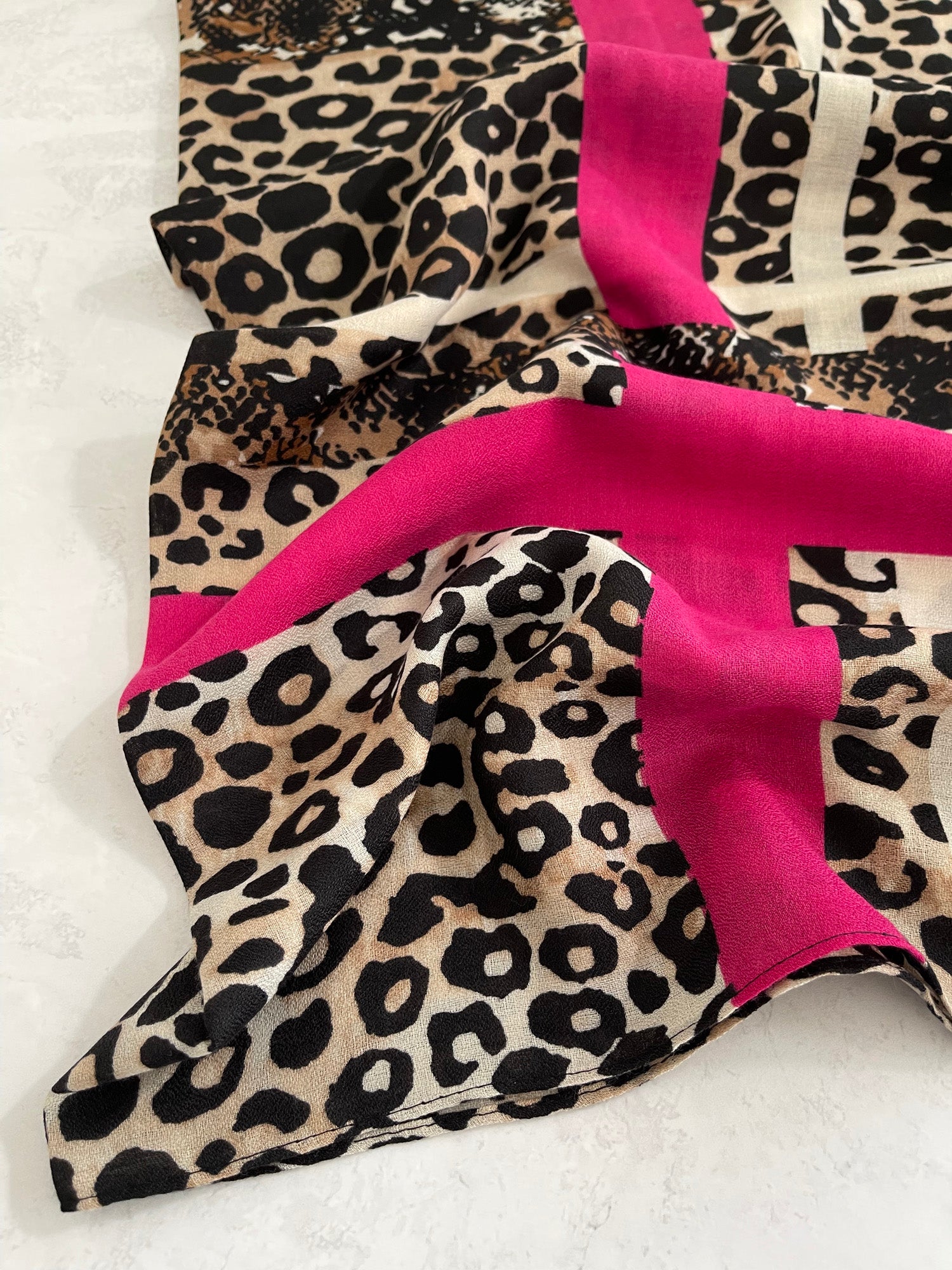 LARGE FUCHSIA PINK SNAKESKIN AND LEOPARD PRINT SCARF