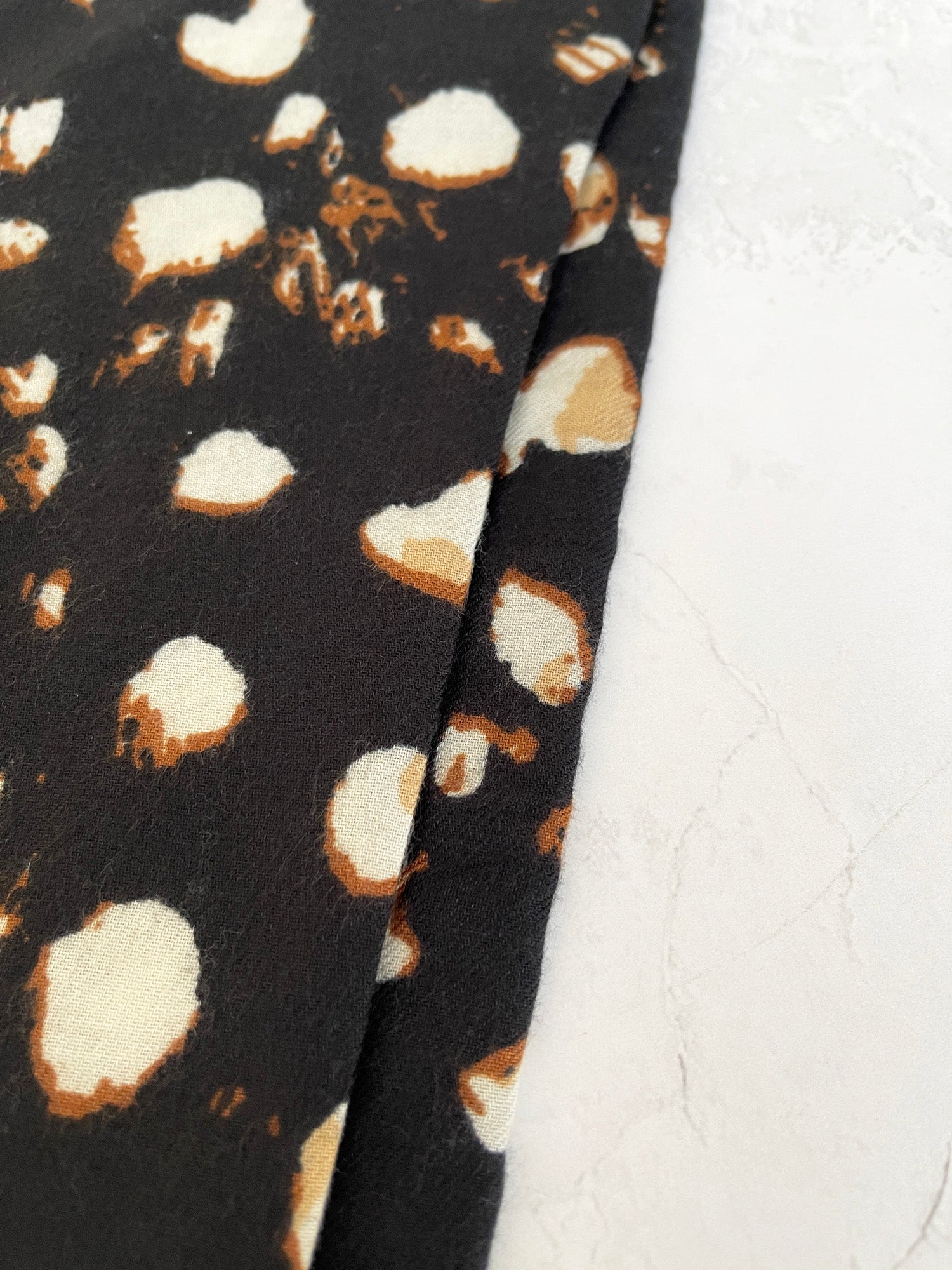 LARGE BLACK WOOL SPOTTY LEOPARD PRINT SCARF